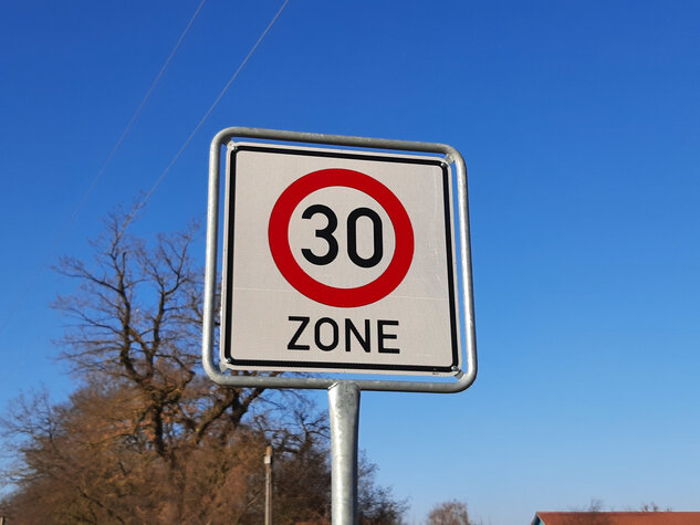 Verkehrsschild Tempo 30 Zone